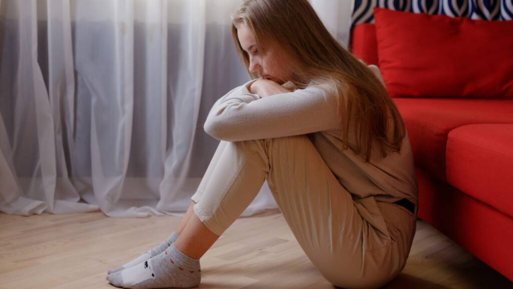Therapy for Withdrawn Teens: When Isolation Is a Red Flag